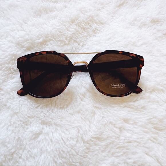 Ansel Tortoise Brown Bold Round Sunglasses - Picture 2 of 12